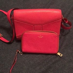 Kate Spade hot pink crossbody/wallet ♠️